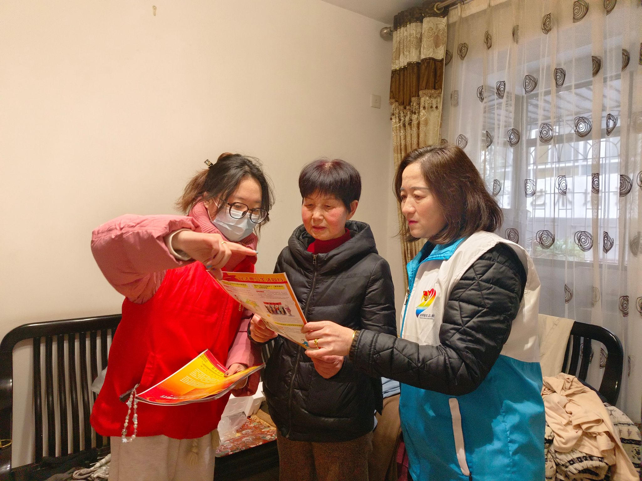 “学习雷锋精神 砥砺奋斗青春”文法系2025年学习雷锋月系列活动（一）文法系组织学生前往周边学校社区开展学雷锋志愿服务活动